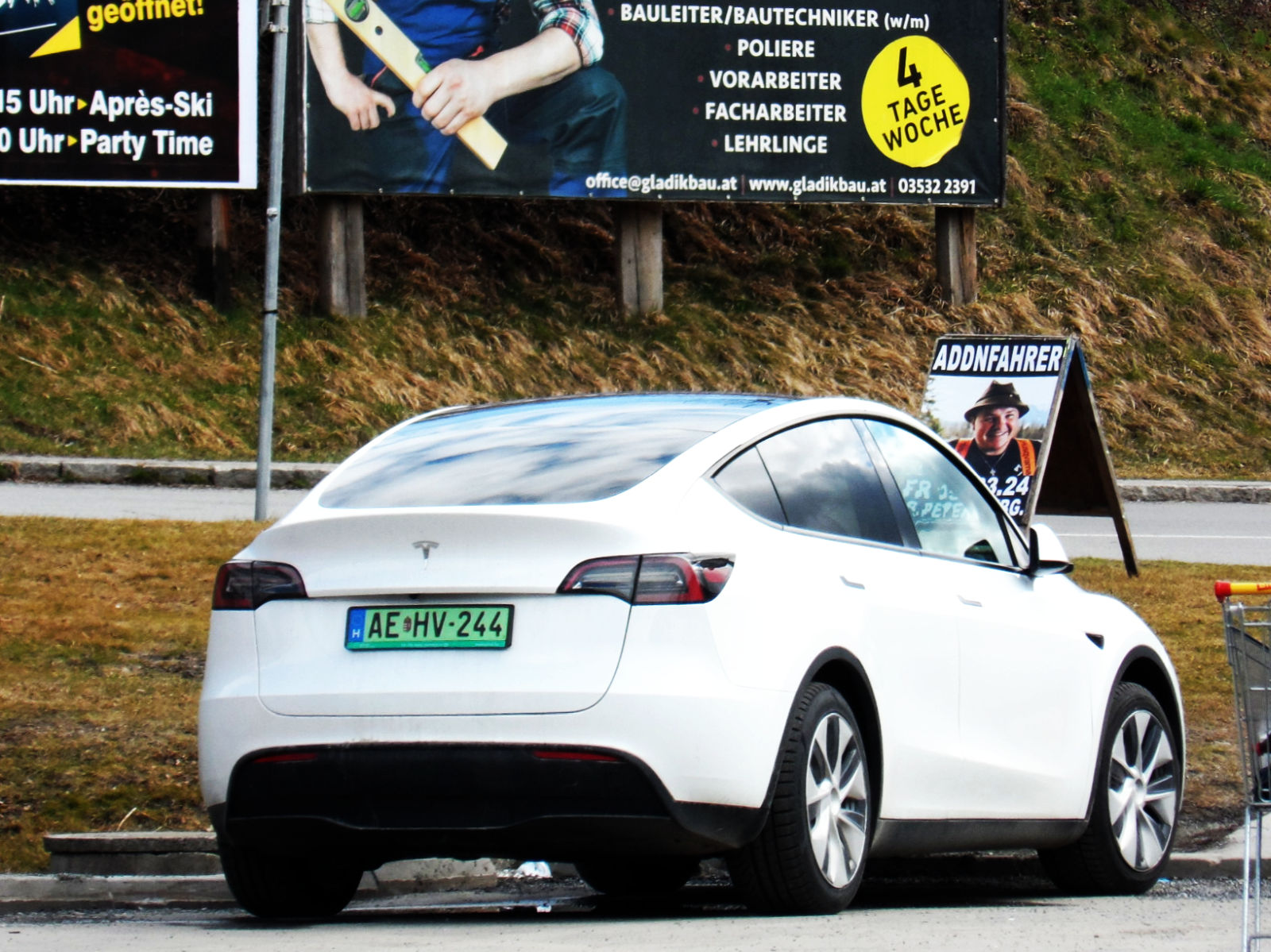 AE HV-244, Tesla Model Y 1st gen (5YJY), 2020–2025