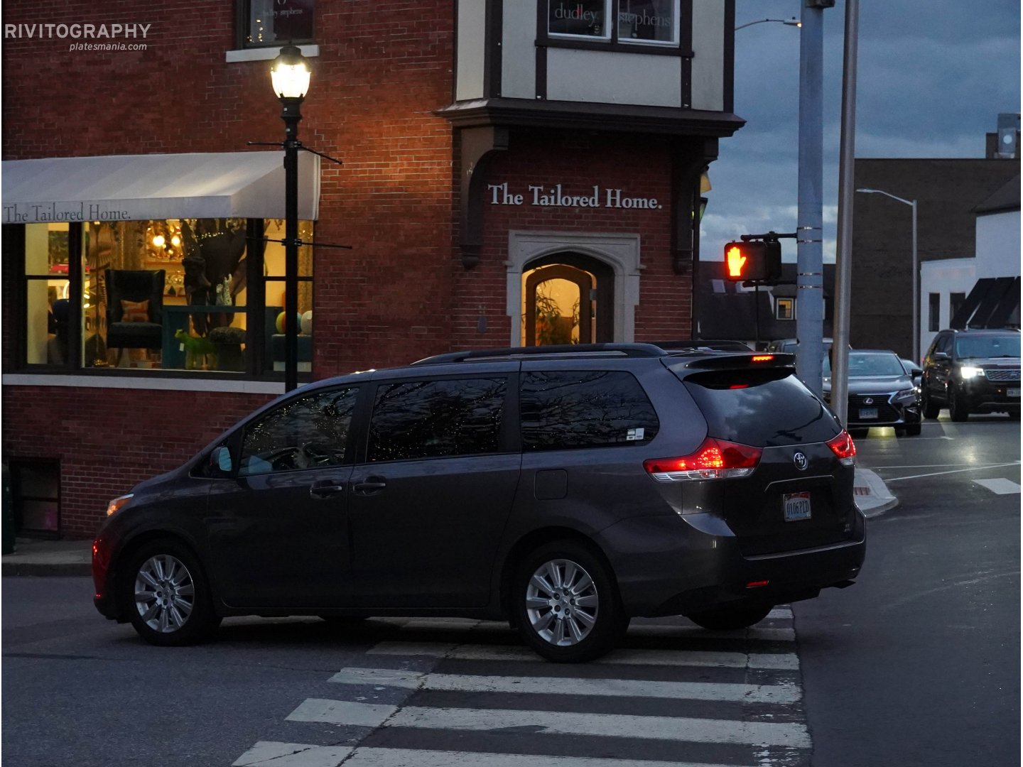 0106 PLD, Toyota Sienna 3rd gen (XL30), 2010–2020