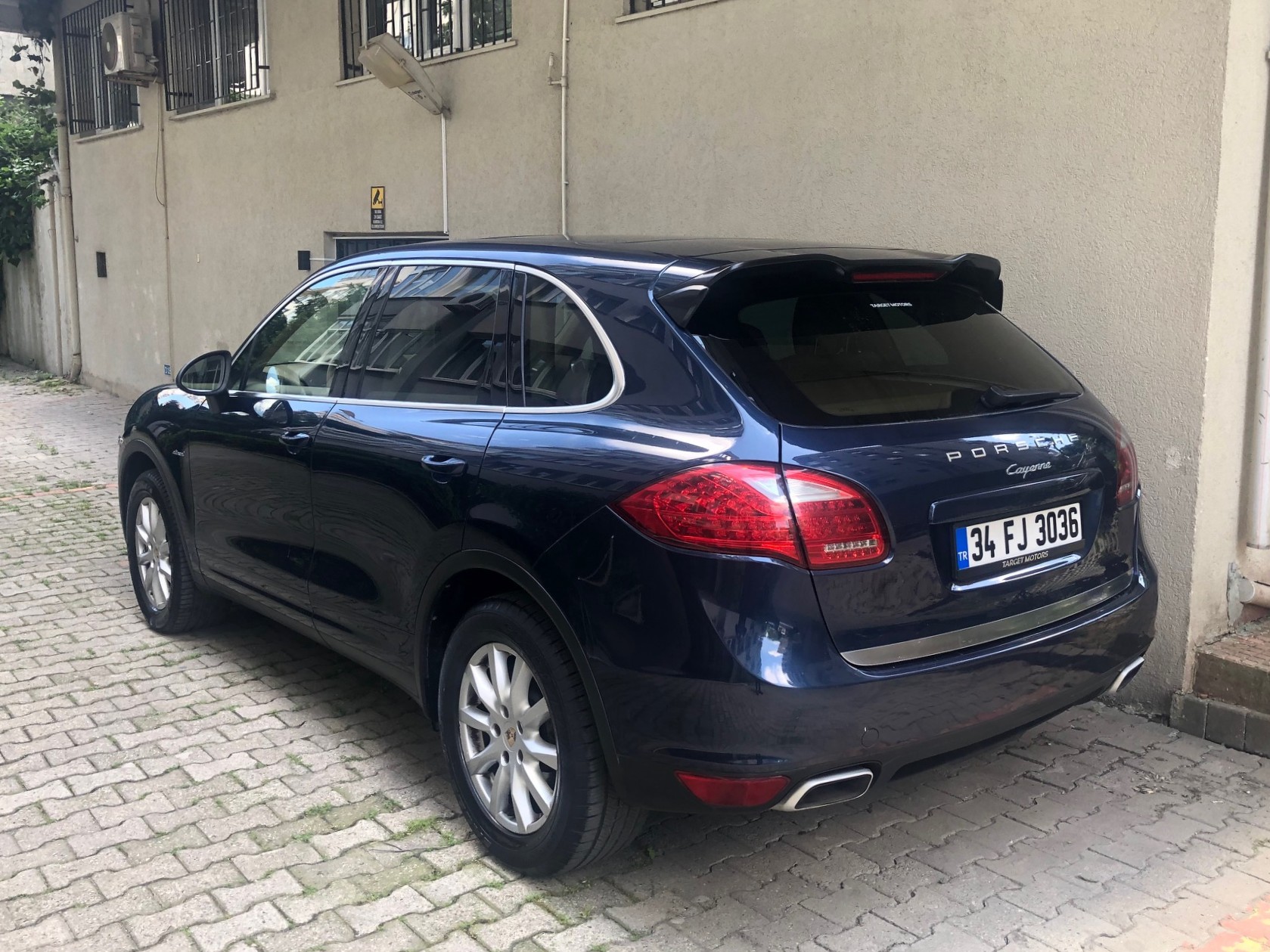 34 FJ 3036, Porsche Cayenne 2nd gen (958; 92A), 2010–2014