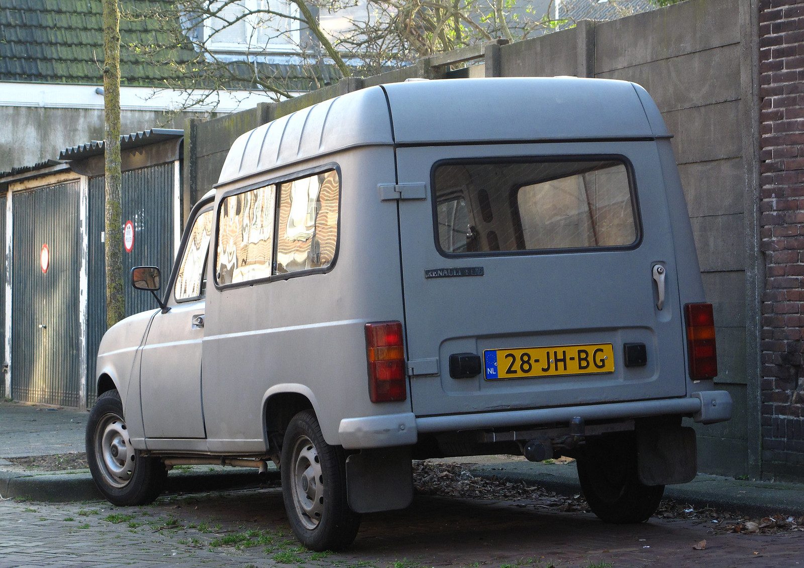 28-JH-BG, Renault 4 1st gen F4/F6 Fourgonnette (112), 1961–1988
