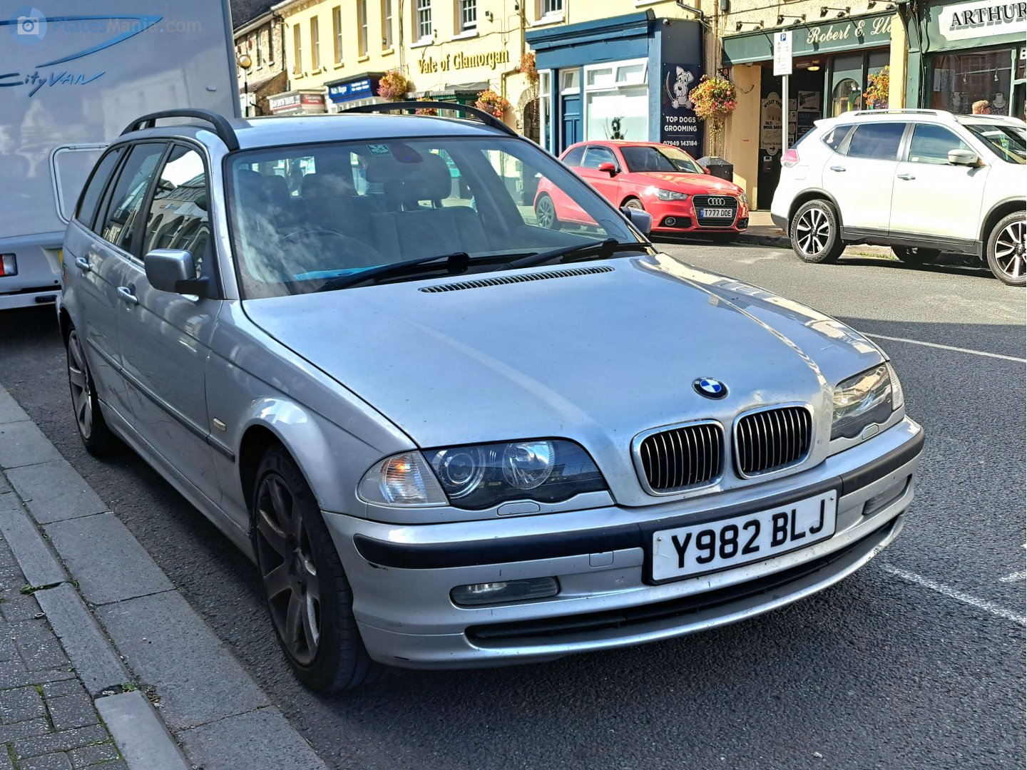 Y982BLJ, BMW 3 Series 4th gen Touring (E46), 1999–2005