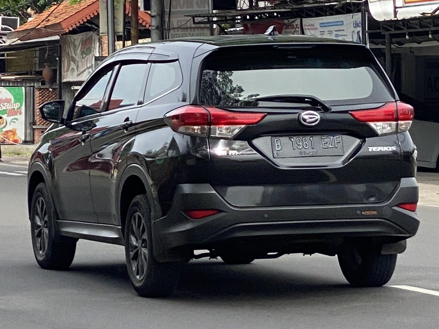 B 1981 EZF, Daihatsu Terios 3rd gen (F800/F850), 2017–