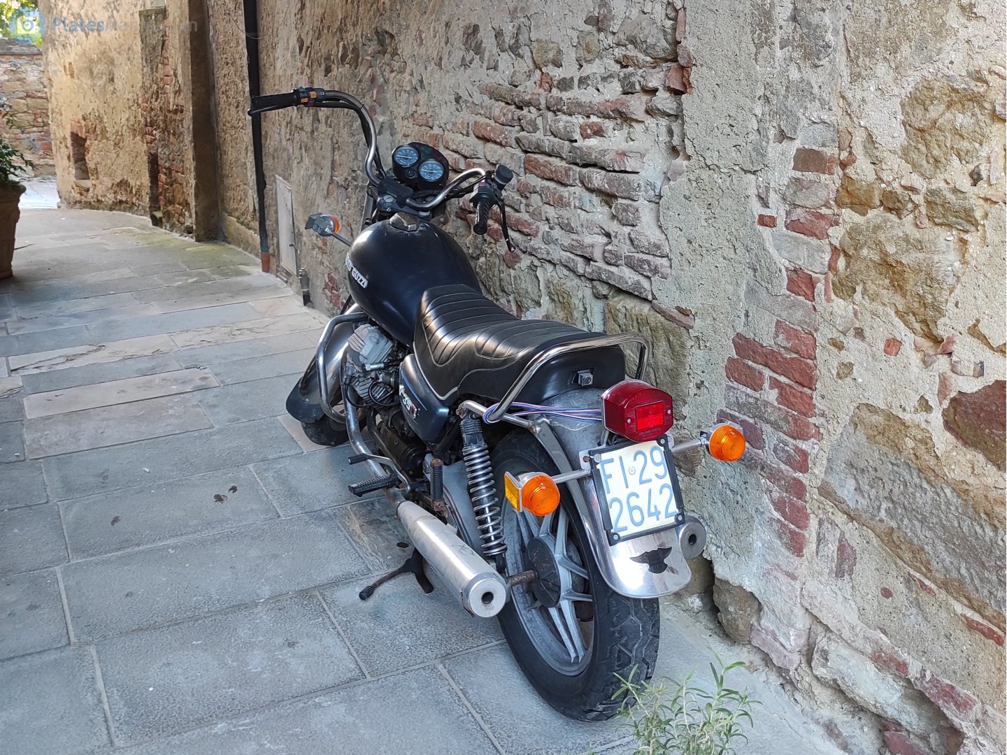 FI 292642, Moto Guzzi V35 