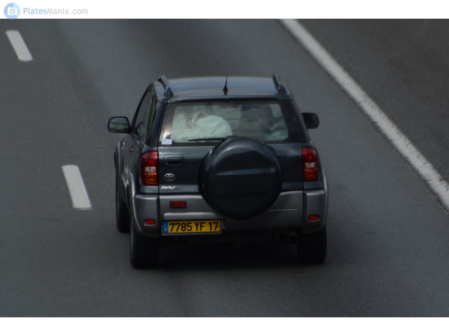 7785 YF 17, Toyota RAV4 2nd gen 3-door SUV (XA20), 2000–2005