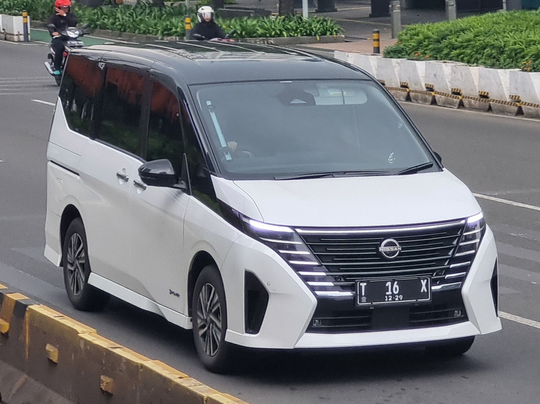 T 16 X, Nissan Serena 6th gen (C28), 2022–