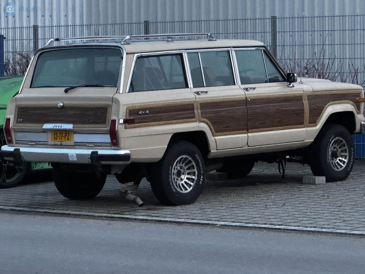 13-TF-PZ, Jeep Grand Wagoneer 1st gen (SJ), 1984–1991