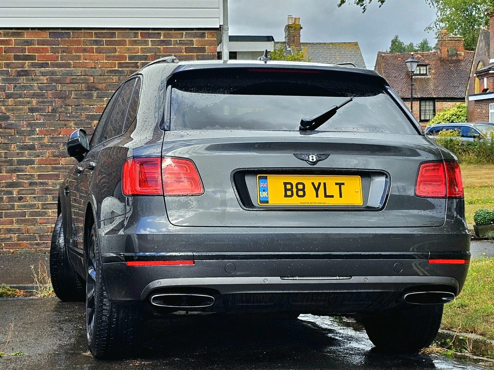 B8YLT, Bentley Bentayga 1st gen (PL71), 2016–2020