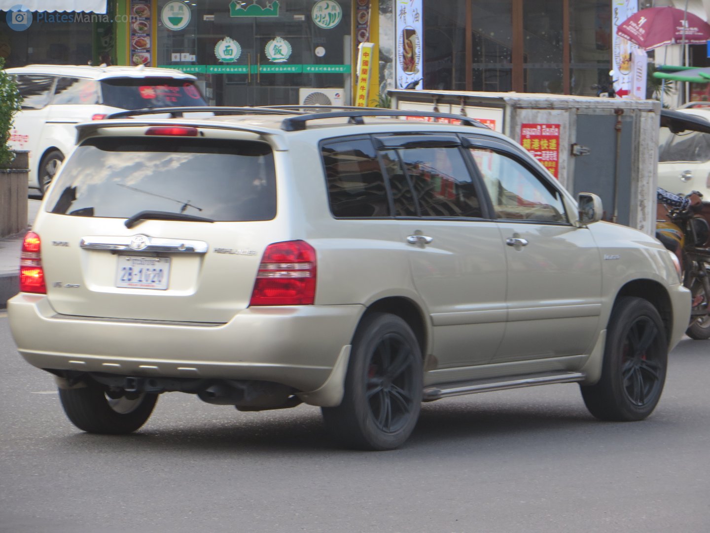 2B-1020, Toyota Highlander 1st gen (XU20), 2000–2007