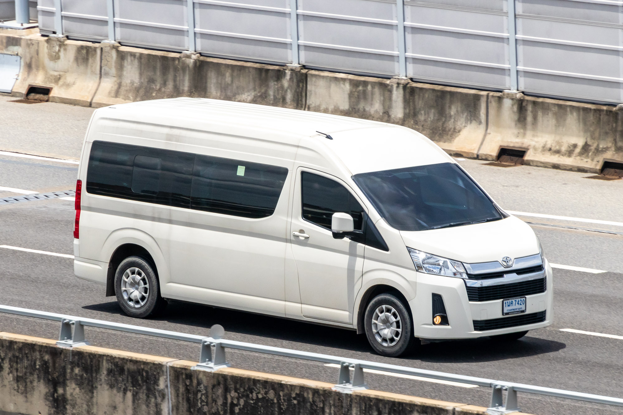 1นค 7420, Toyota Commuter 2nd gen (H300; TH-market), 2019–