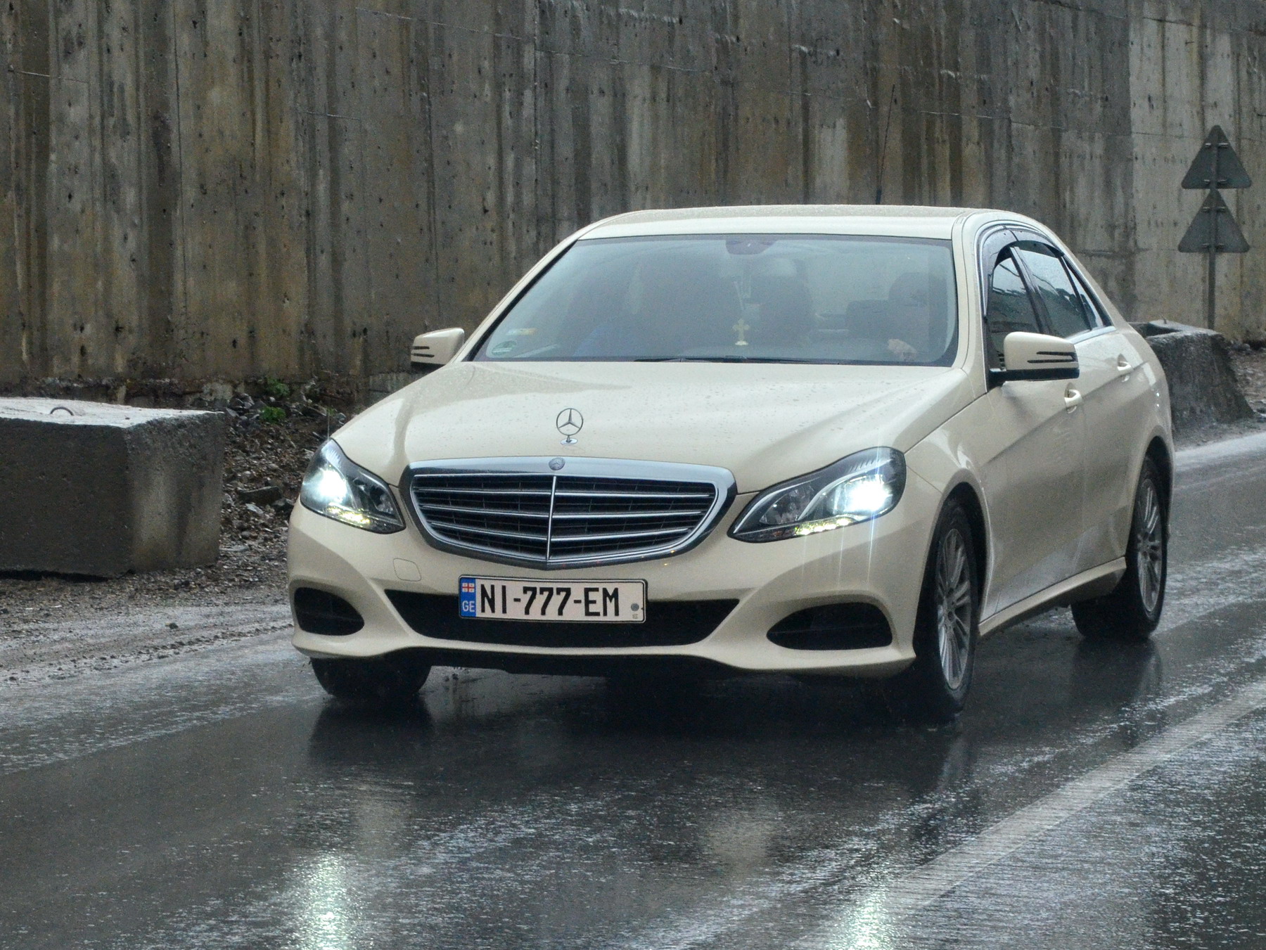 NI-777-EM, Mercedes-Benz E-Klasse 4th gen Sedan (W212), facelift, 2013­–2016