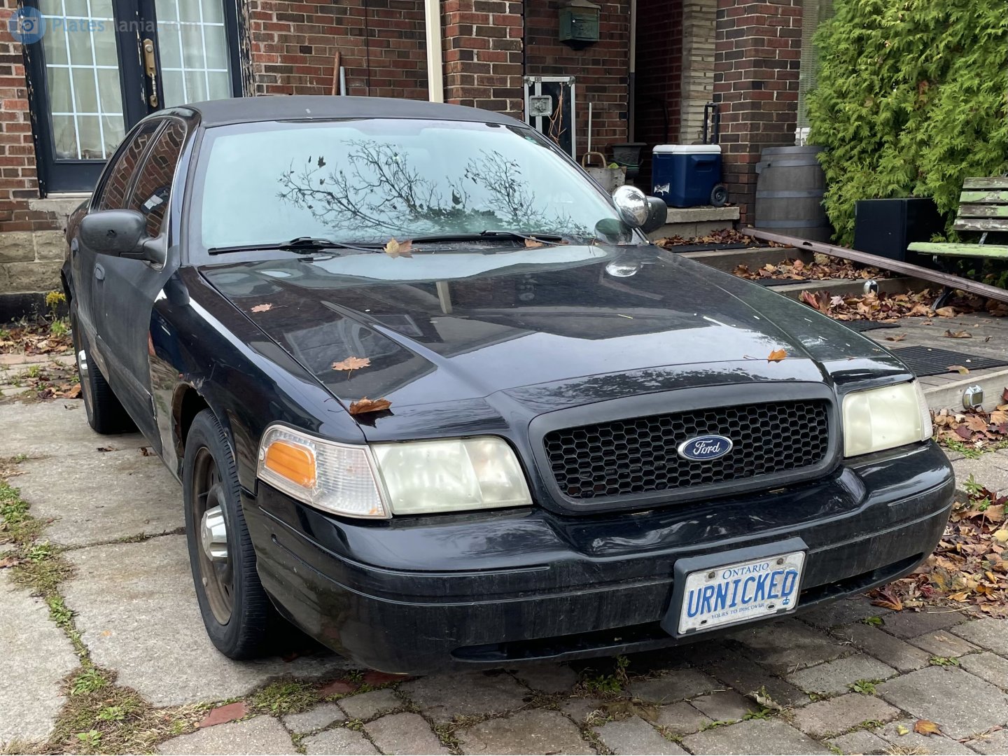 URNICKED, Ford Crown Victoria 2nd gen (EN114), 1997–2012
