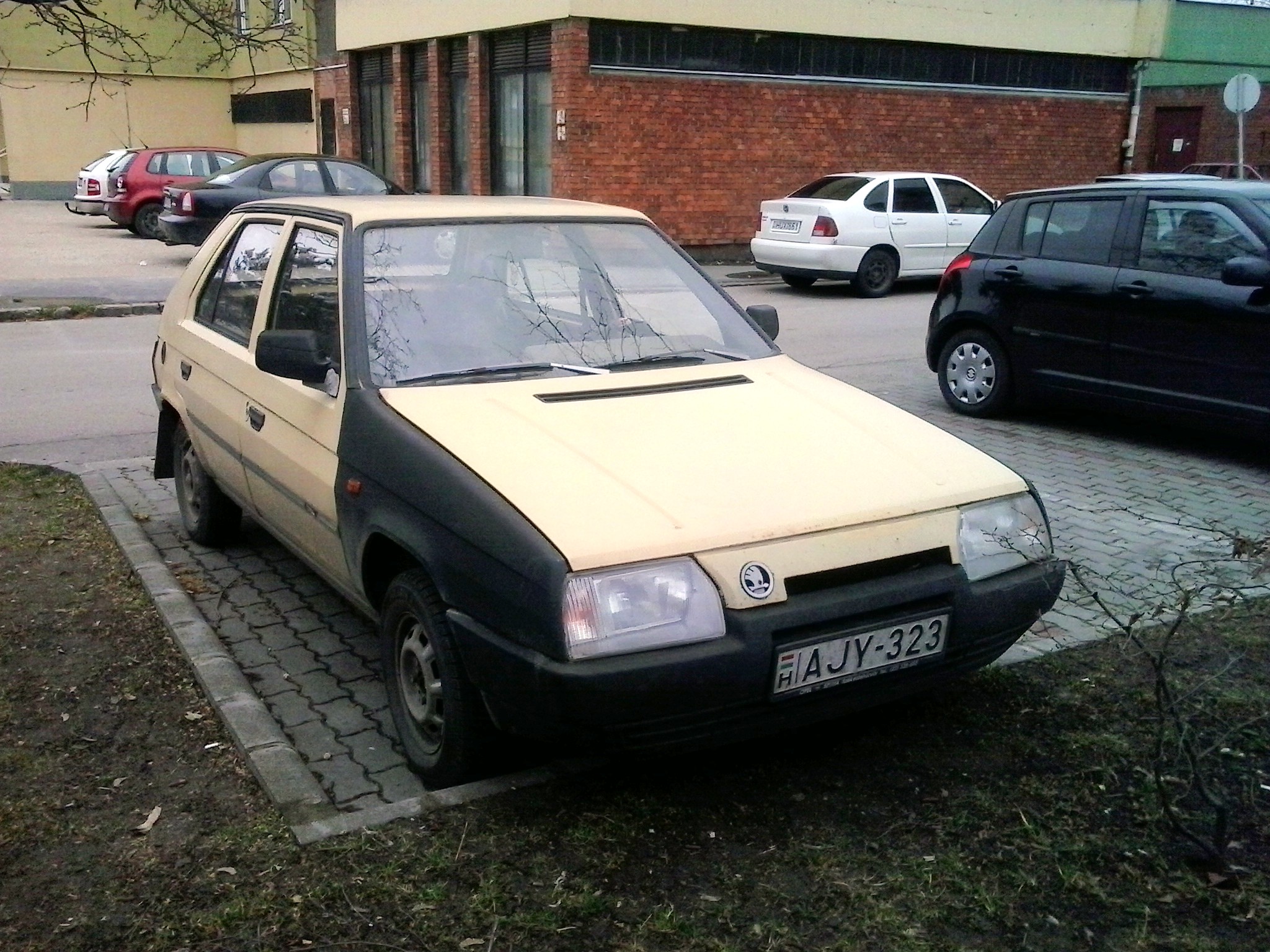 AJY-323, Skoda Favorit 1st gen Hatch (Type 781), 1987–1995