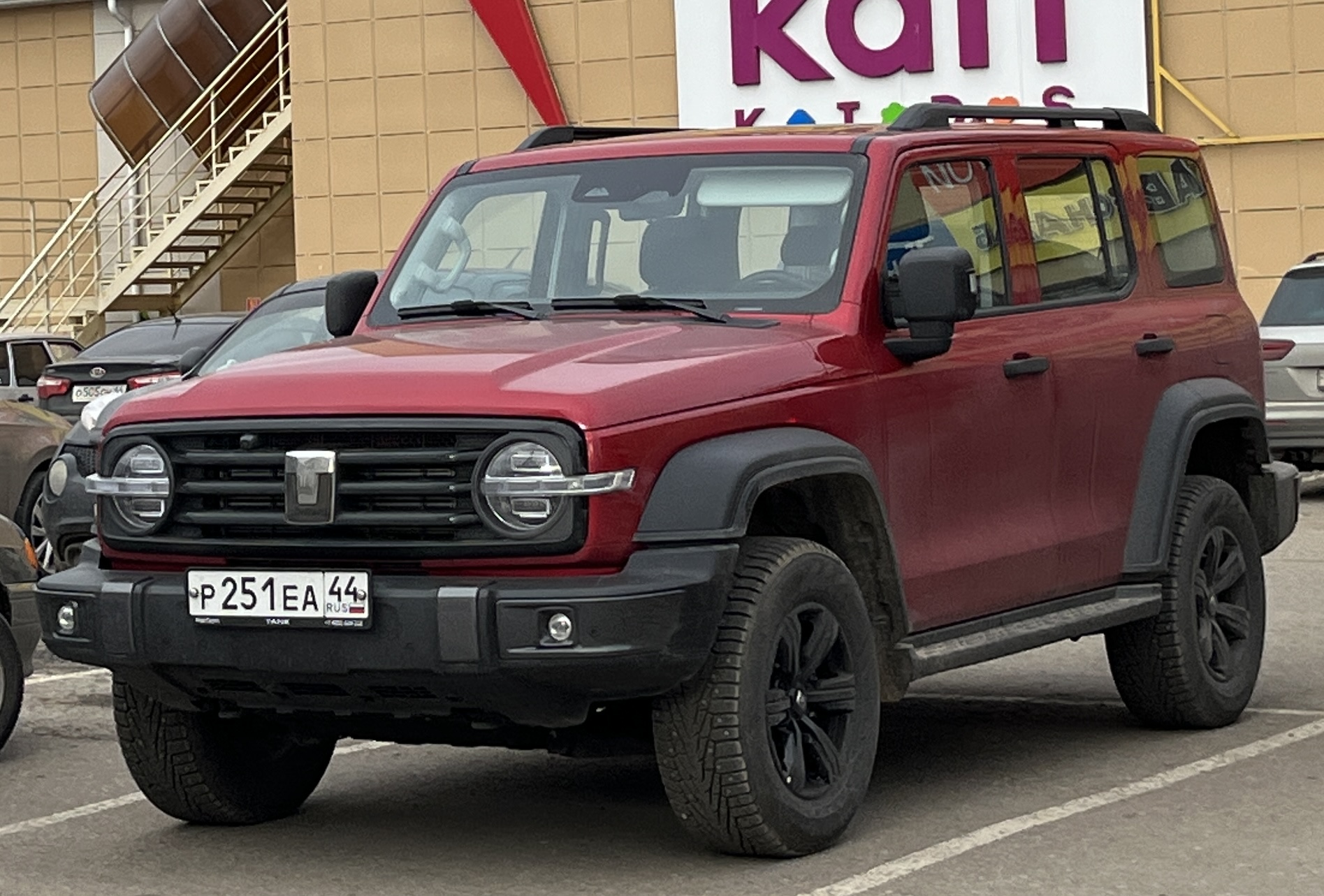 р 251 еа 44, Tank 300 1st gen, 2021–