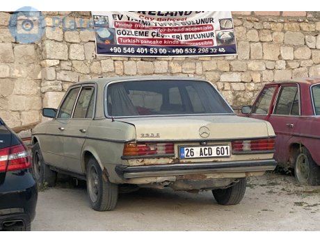 26 ACD 601, Mercedes-Benz E-Klasse