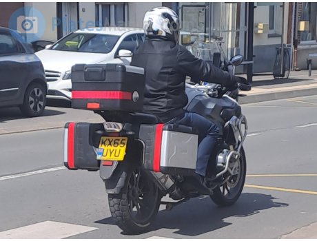 KX65 UYU, BMW R Series