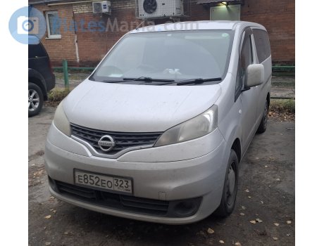 е852ео323, Nissan NV200
