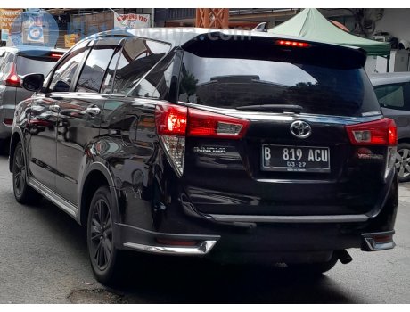 B 819 ACU, Toyota Innova