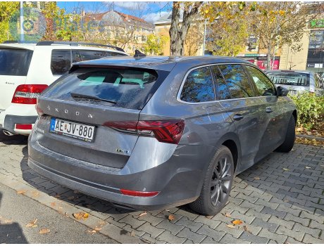 AE JV-880, Skoda Octavia