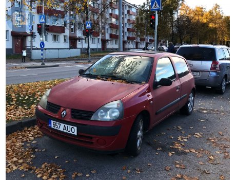 657 AUO, Renault Clio