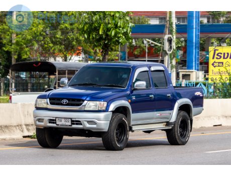 กม 322, Toyota Hilux