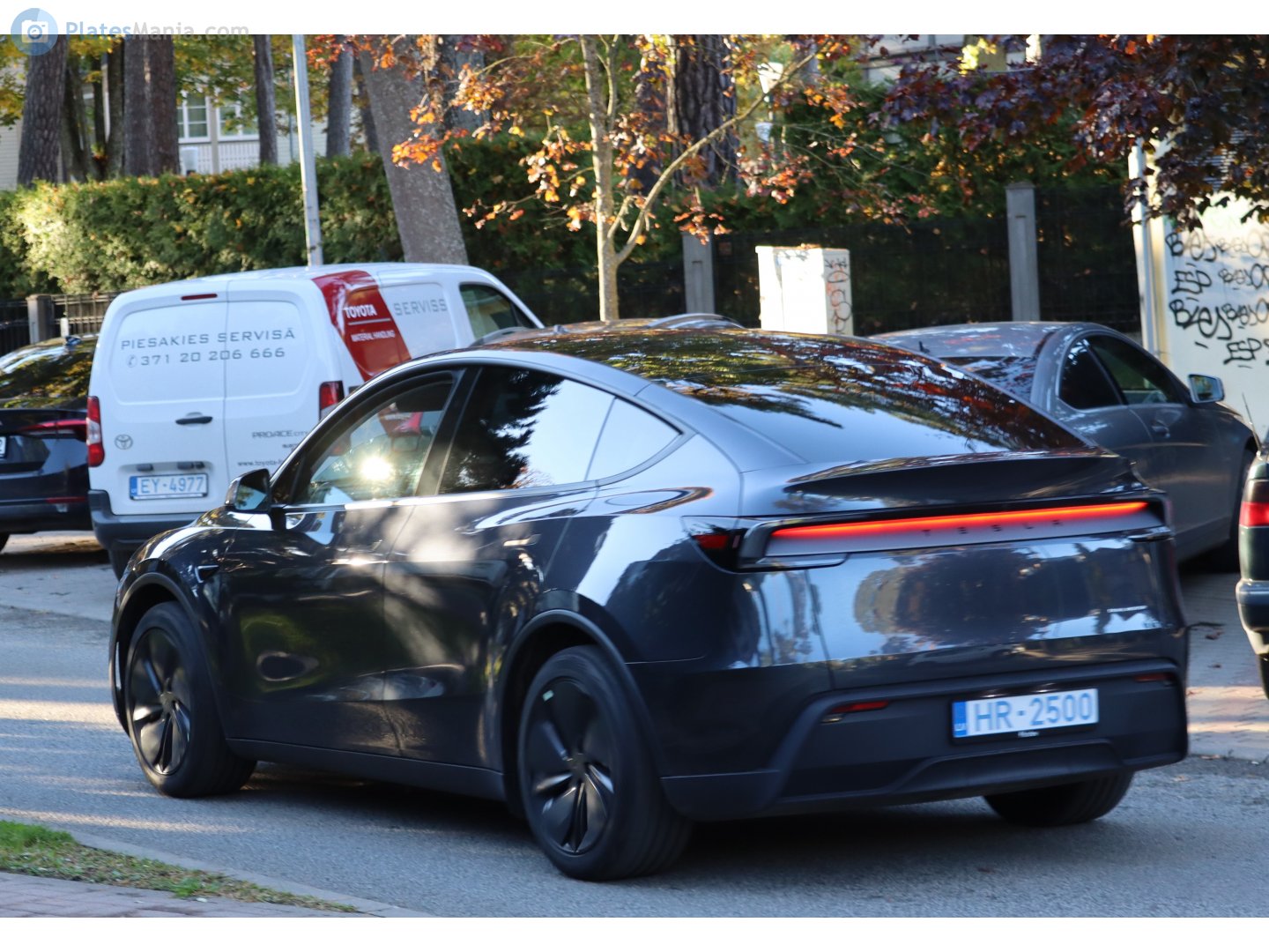 HR-2500, Tesla Model Y 1st gen (5YJY), facelift, 2025–