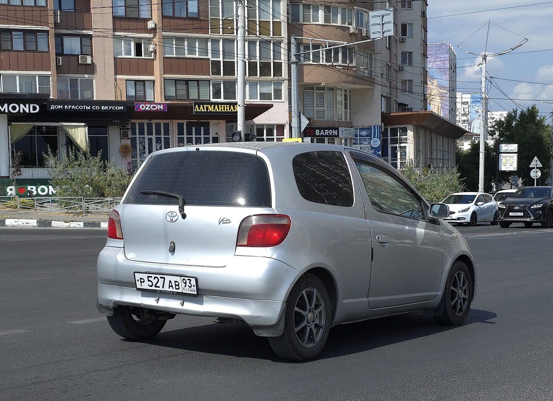 р 527 ав 93, Toyota Vitz 1st gen 3-door Hatch (XP10), 1999–2005