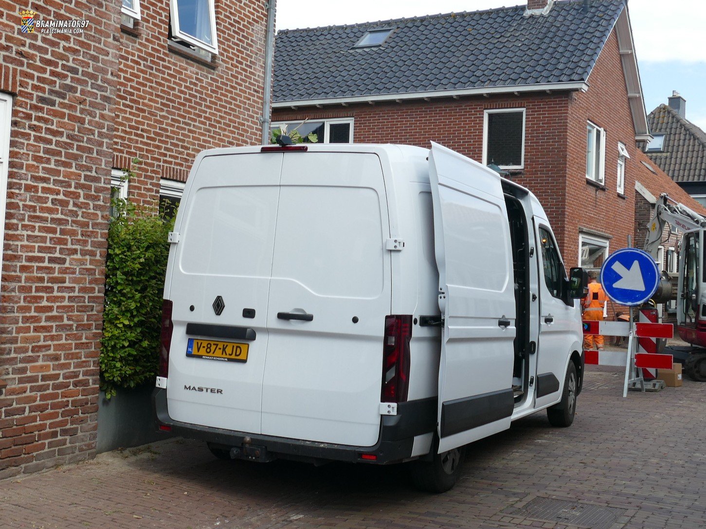 V-87-KJD, Renault Master 4th gen Van (XDD), 2024–