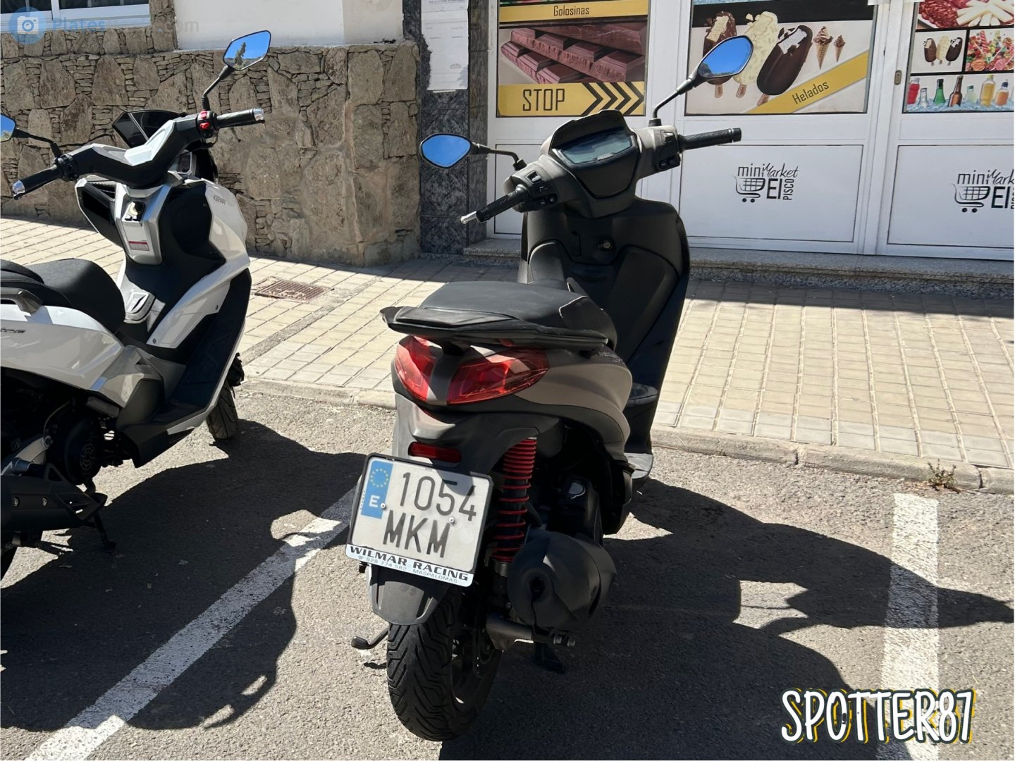 1054 MKM, Piaggio Medley 
