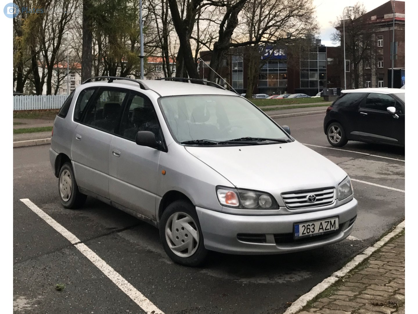 263 AZM, Toyota Picnic 1st gen (XM10), 1996–2001