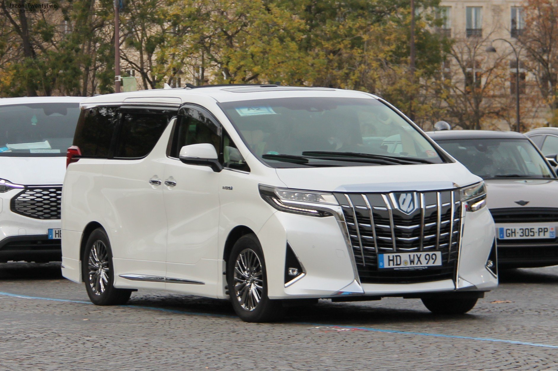 HD WX 99, Toyota Alphard 