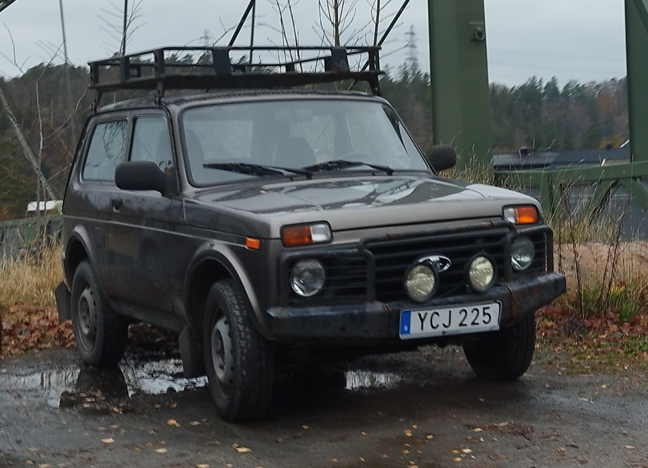YCJ 225, Lada (VAZ) 2121 Нива 21213/21214 (Legend), 1994–
