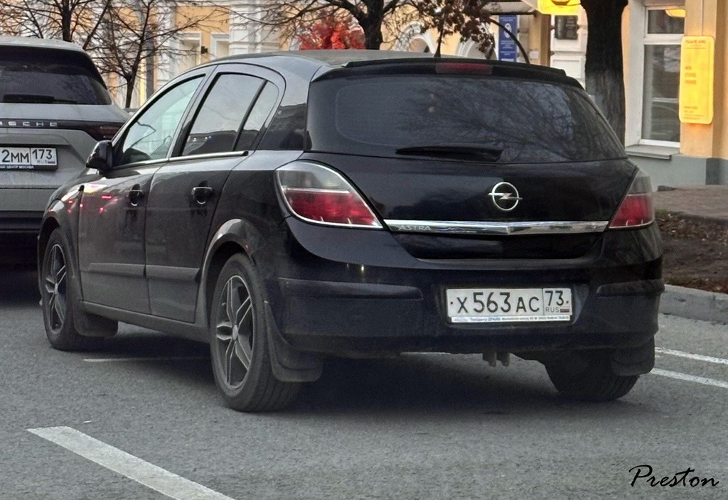 х 563 ас 73, Opel Astra 3rd gen 5-door Hatch (H; A04), 2004–2014