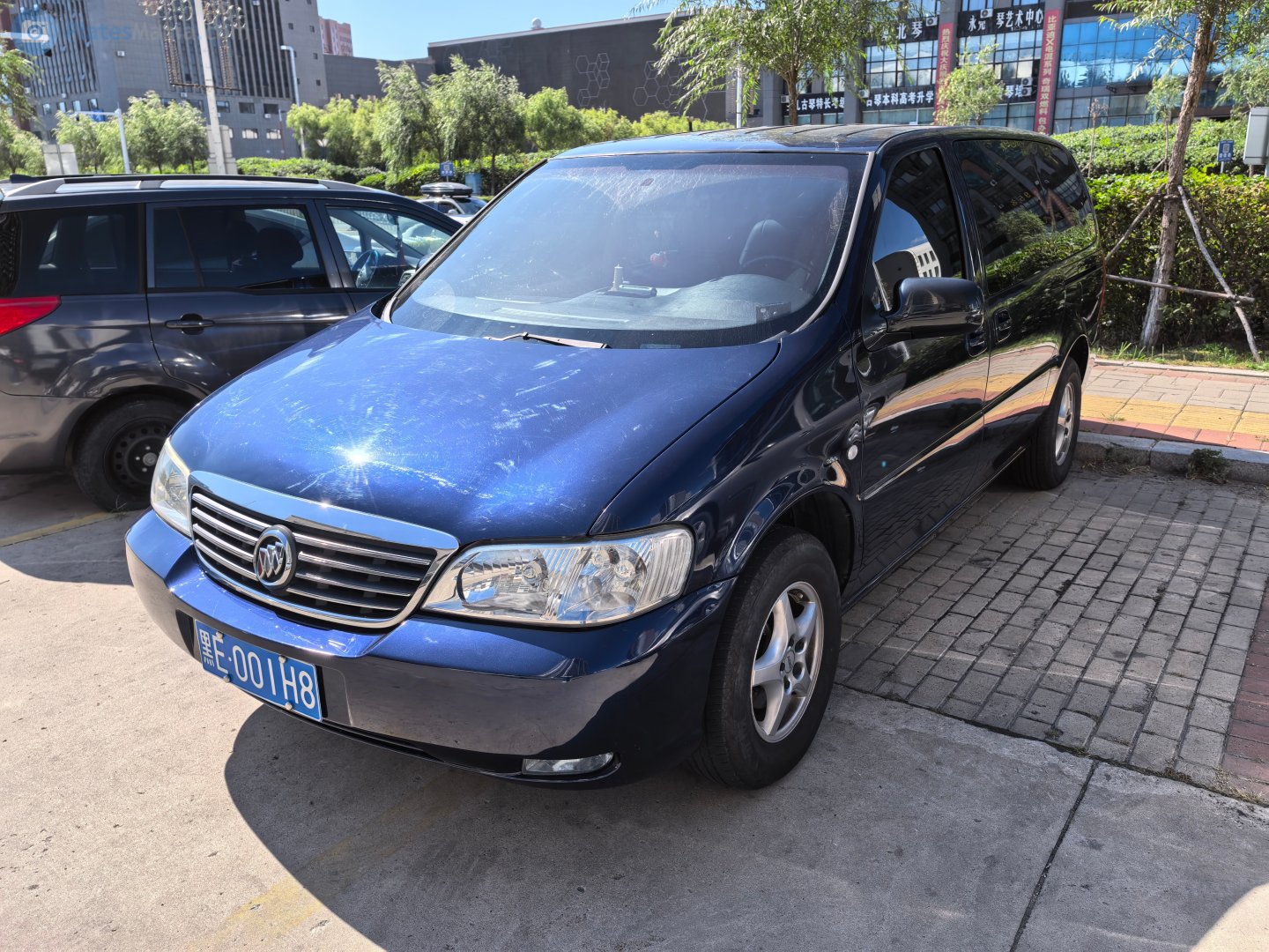 黑E·001H8, Buick GL8 1st gen (GMT200), 1999–2010