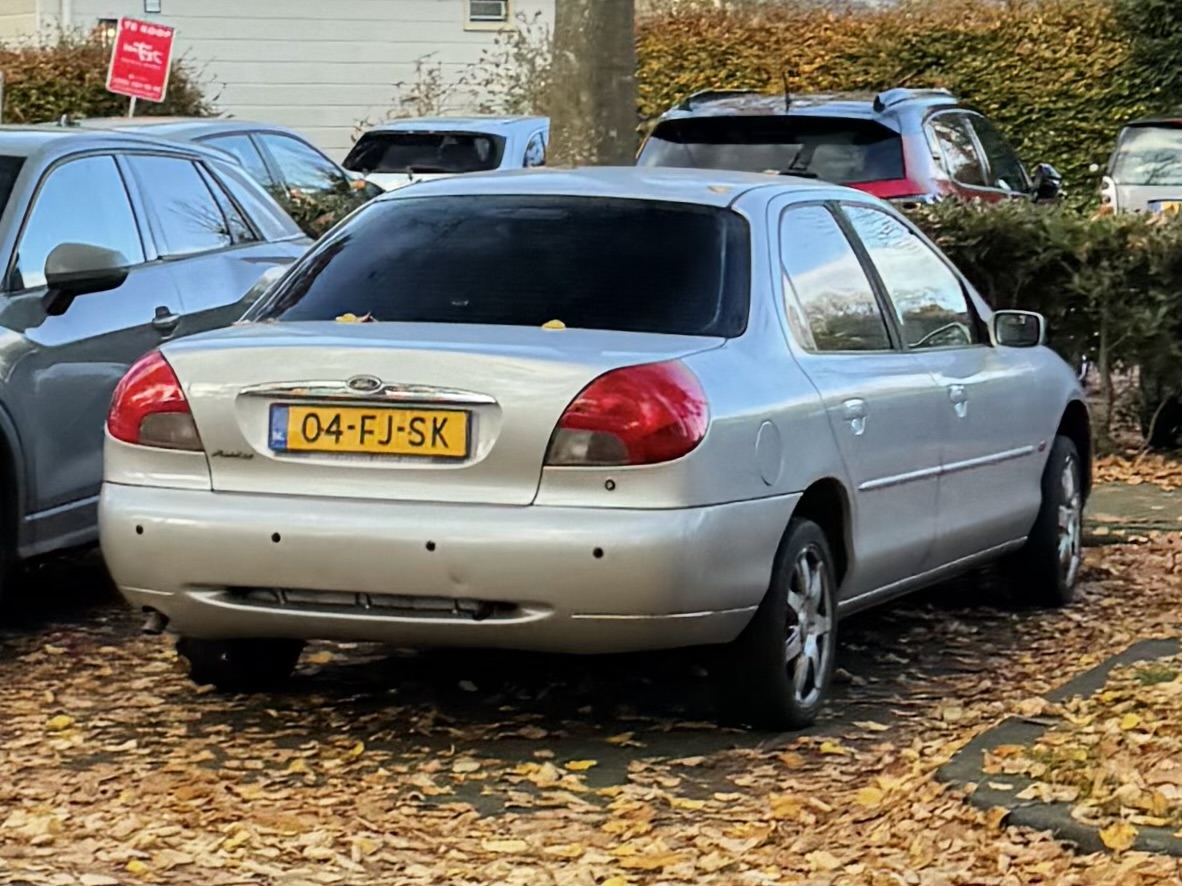 04-FJ-SK, Ford Mondeo 1st gen Sedan/Liftback (Mk2; CDW162), facelift, 1996–2000