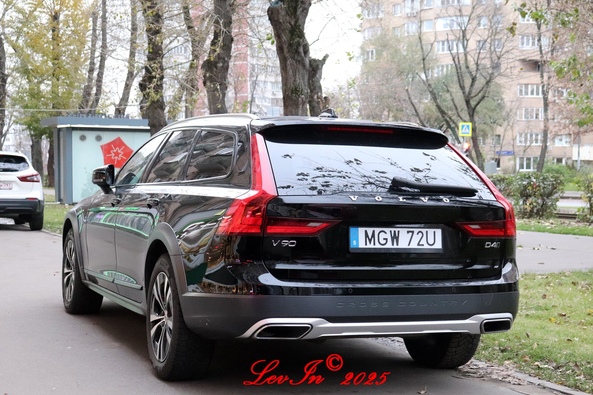 MGW 72U, Volvo V90 2nd gen Cross Country (235/236), 2016–