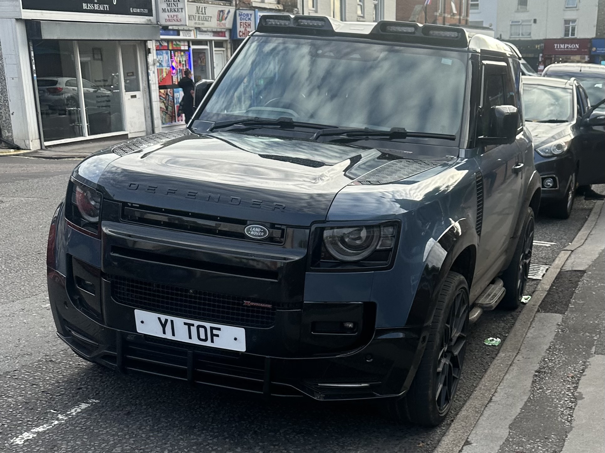 Y1TOF, Land Rover Defender 2nd gen 90