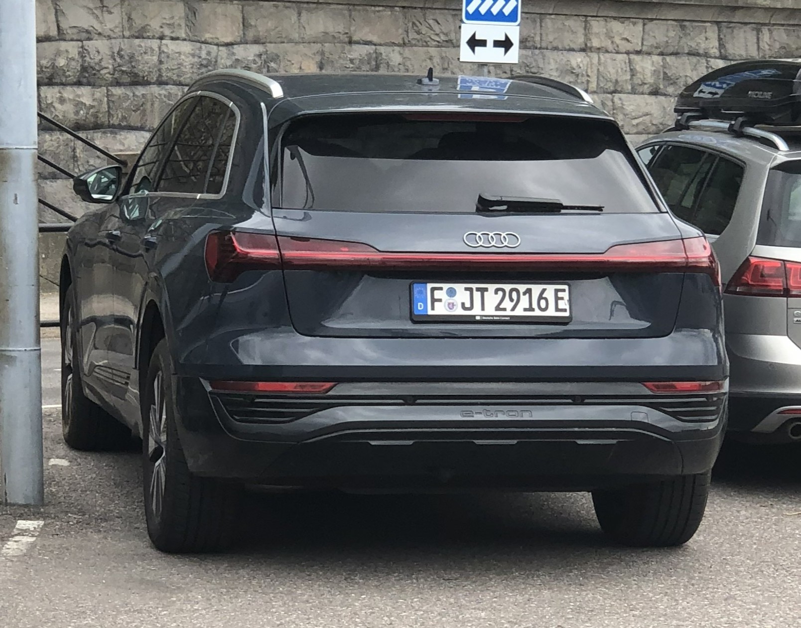 F JT 2916 E, Audi Q6/SQ6 1st gen e-tron SUV, 2024–