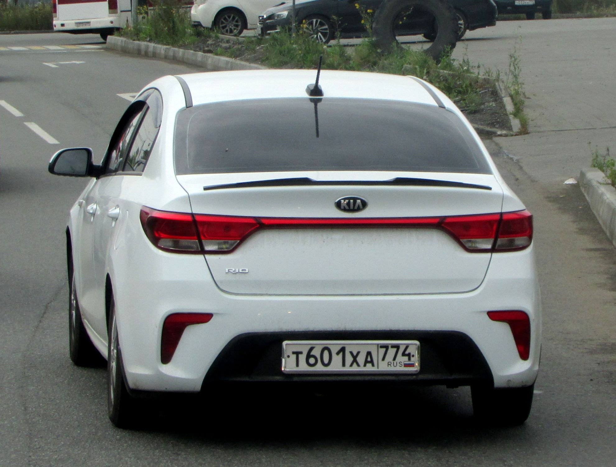 т 601 ха 774, Kia Rio 4th gen Sedan (FB; CIS-market), 2017–2020