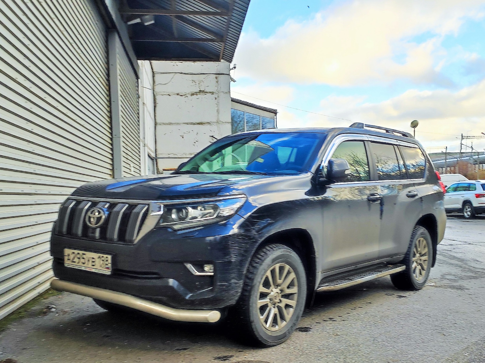 а 295 ув 198, Toyota Land Cruiser Prado 4th gen 5-door SUV (J150), 2nd facelift, 2017–2023