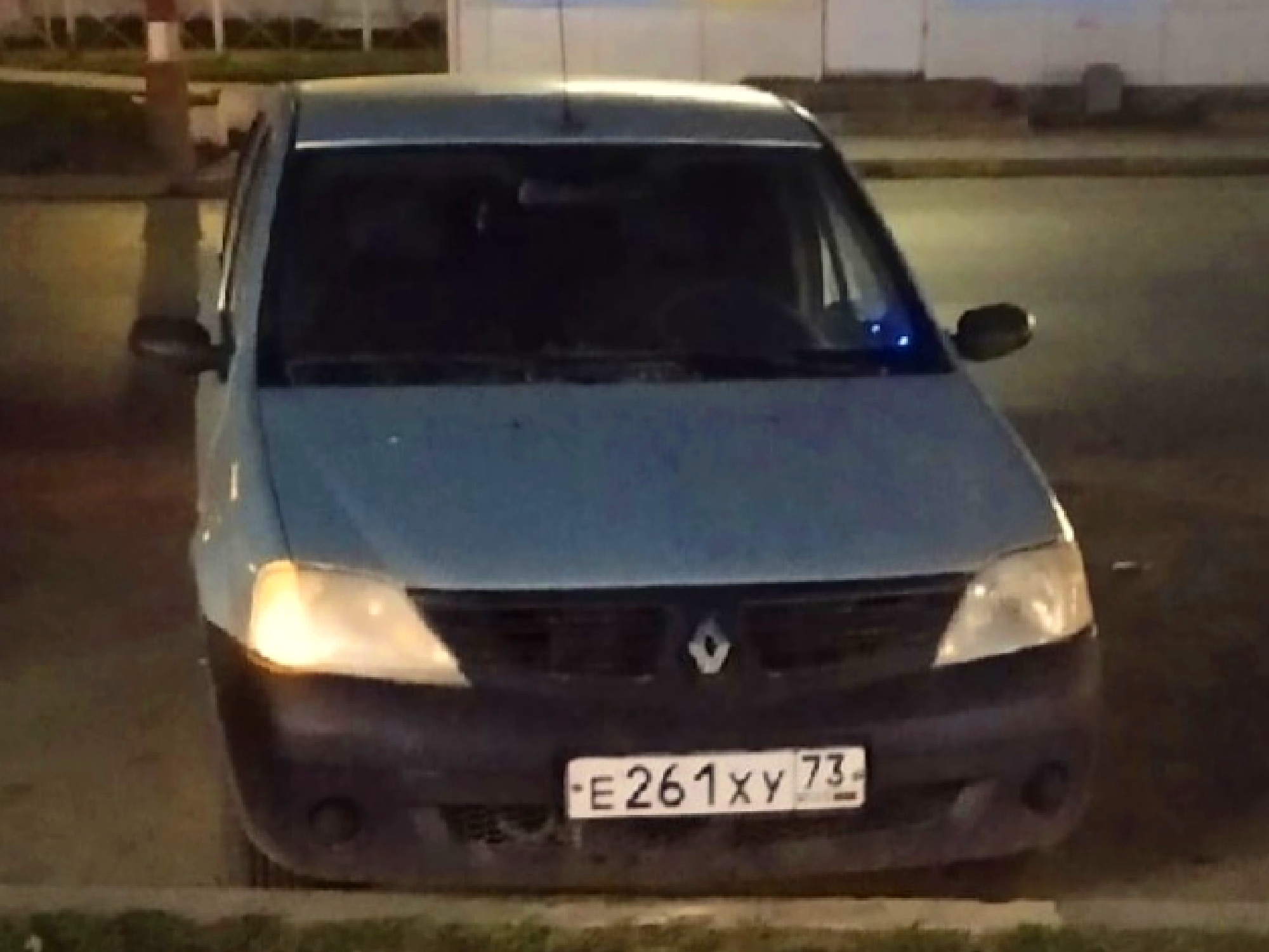 е 261 ху 73, Renault Logan 1st gen Sedan (LS0*/LS1*), 2004–2009