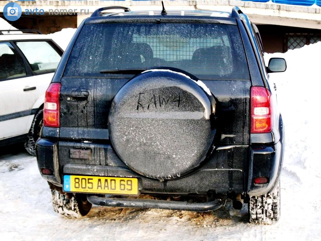 805 AAD 69, Toyota RAV4 2nd gen 5-door SUV (XA20), 2000–2005