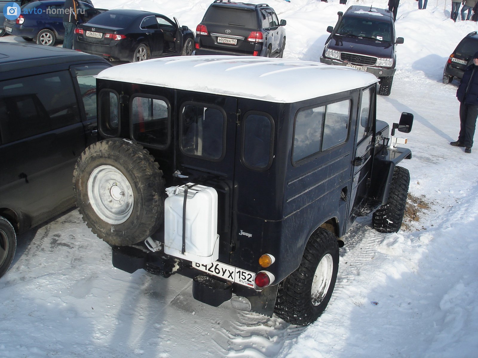 в 426 ух 152, Mitsubishi Jeep 