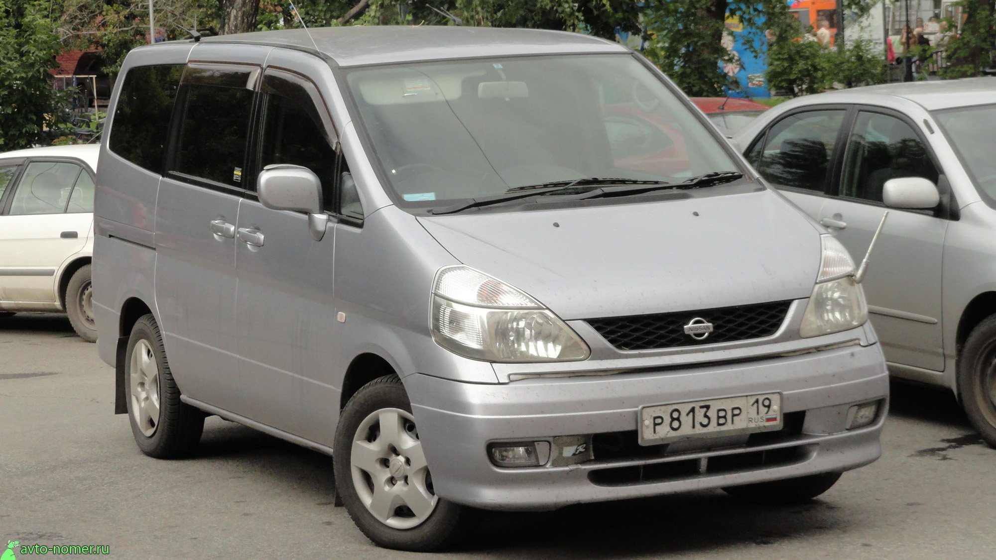р 813 вр 19, Nissan Serena 2nd gen (C24), 1999–2005