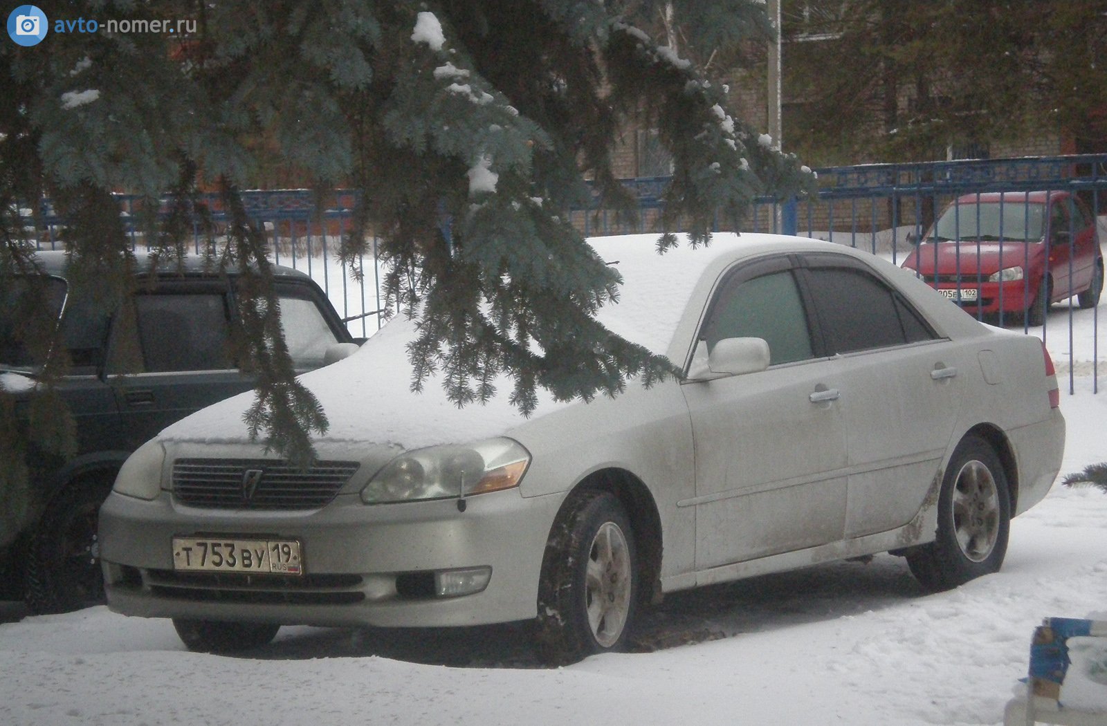 т 753 ву 19, Toyota Mark II 9th gen Sedan (X110), 2000–2004