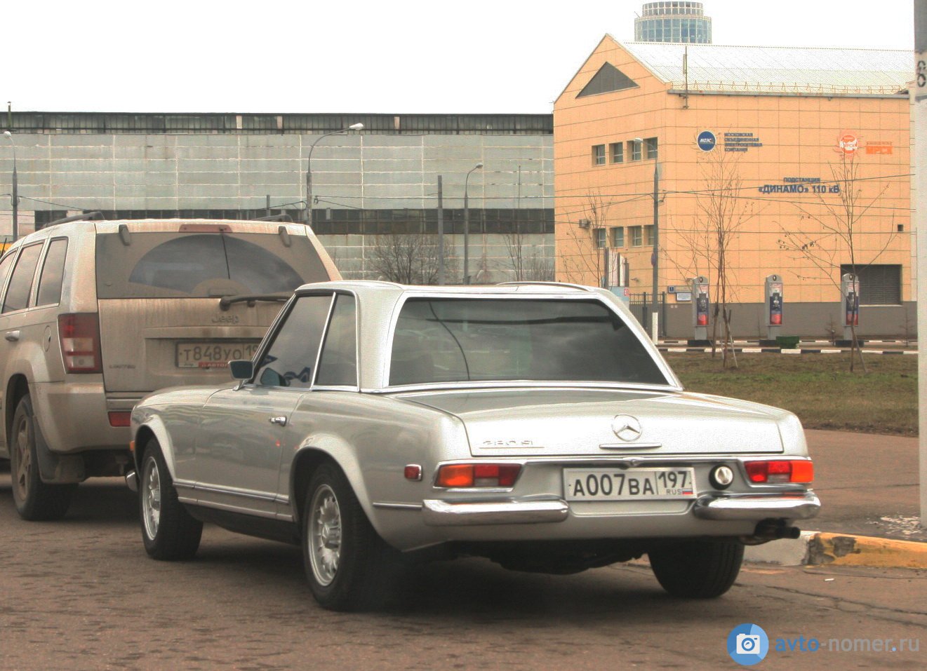 а 007 ва 197, Mercedes-Benz SL-Klasse 2nd gen 230­–280 SL (W113), 1963–1971