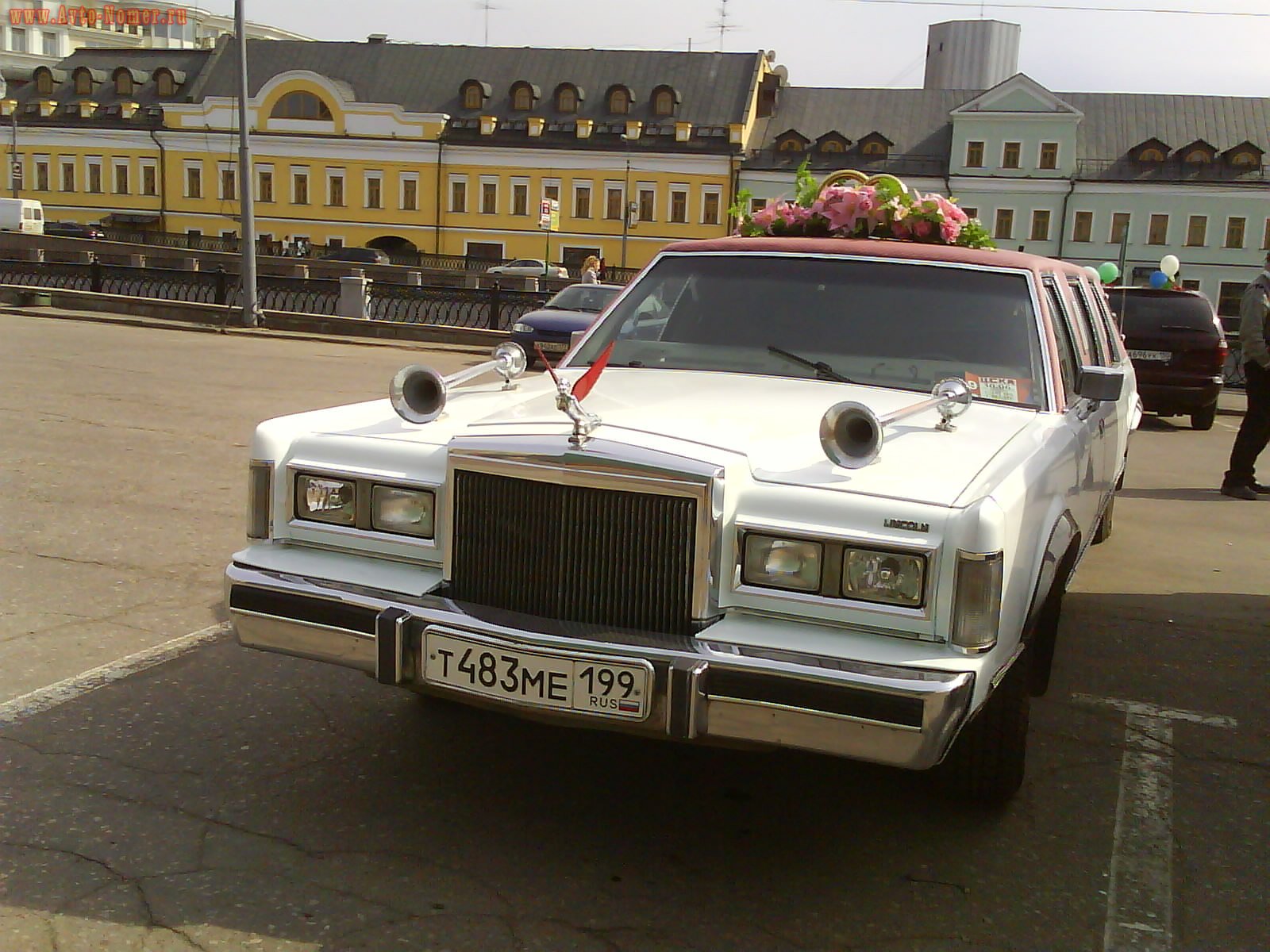 т 483 ме 199, Lincoln Town Car 1st gen Sedan (54D), 1980–1989