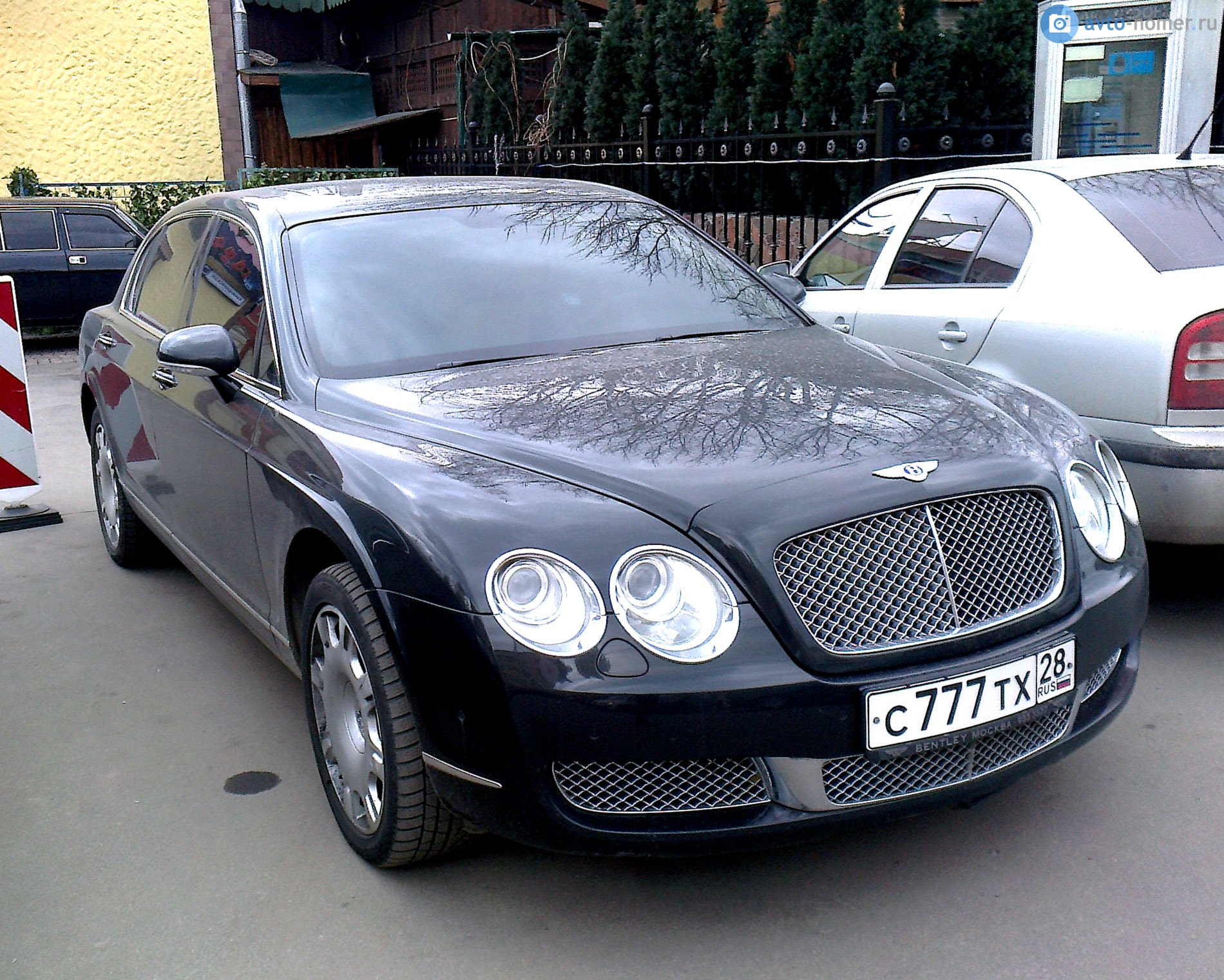 с 777 тх 28, Bentley Continental 4th gen Flying Spur, 2005–2013