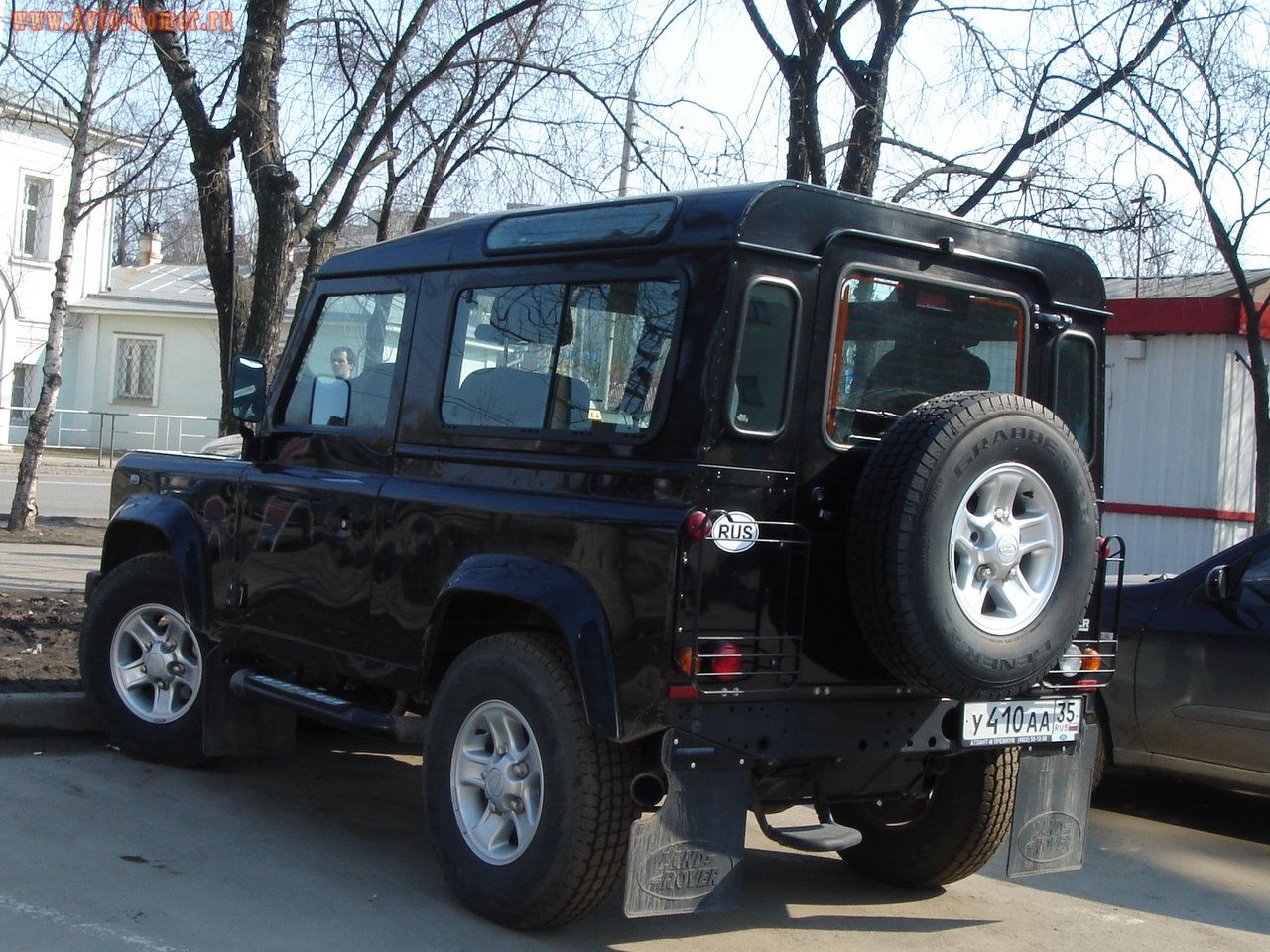 у 410 аа 35, Land Rover Defender 