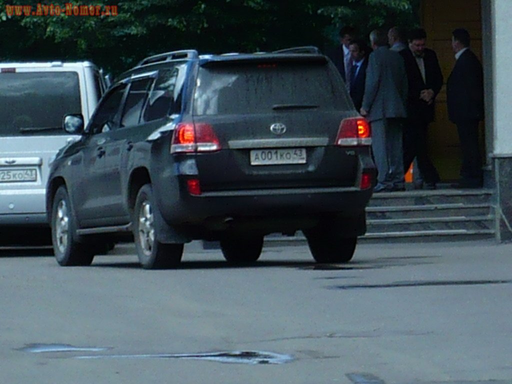 а 001 ко 43, Toyota Land Cruiser 200 (J200), 2007–2011