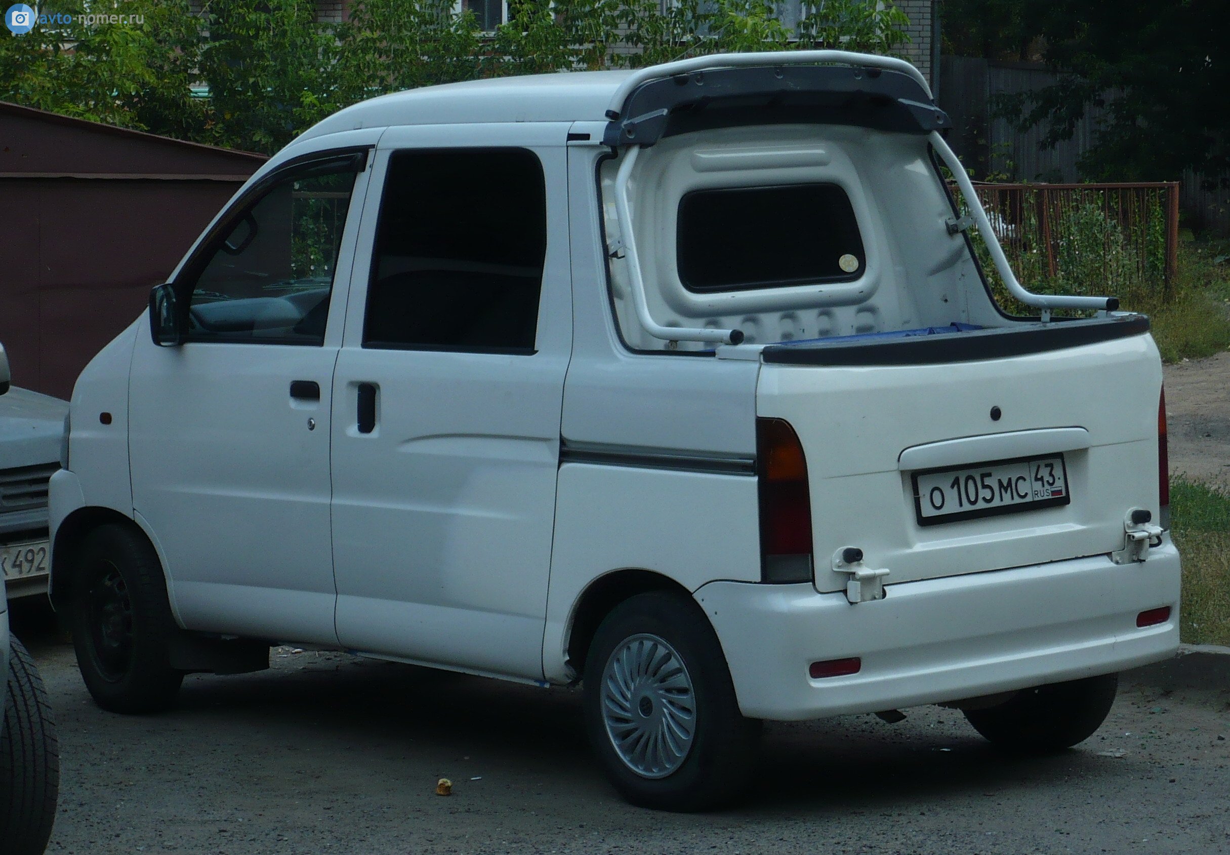 о 105 мс 43, Daihatsu Hijet 9th gen Deck Van (S200W), 1999–2014